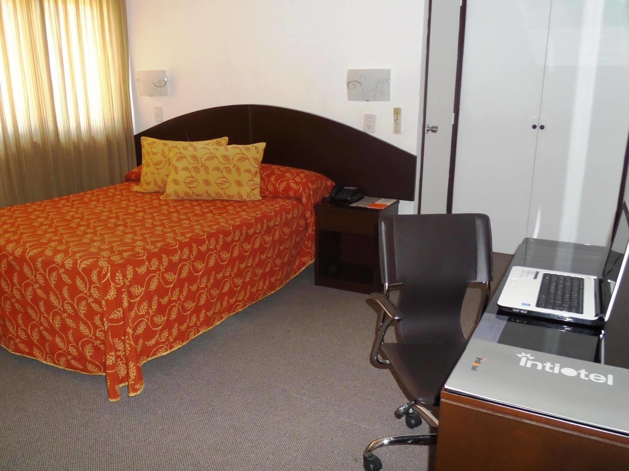 Intiotel Чиклайо Екстериор снимка