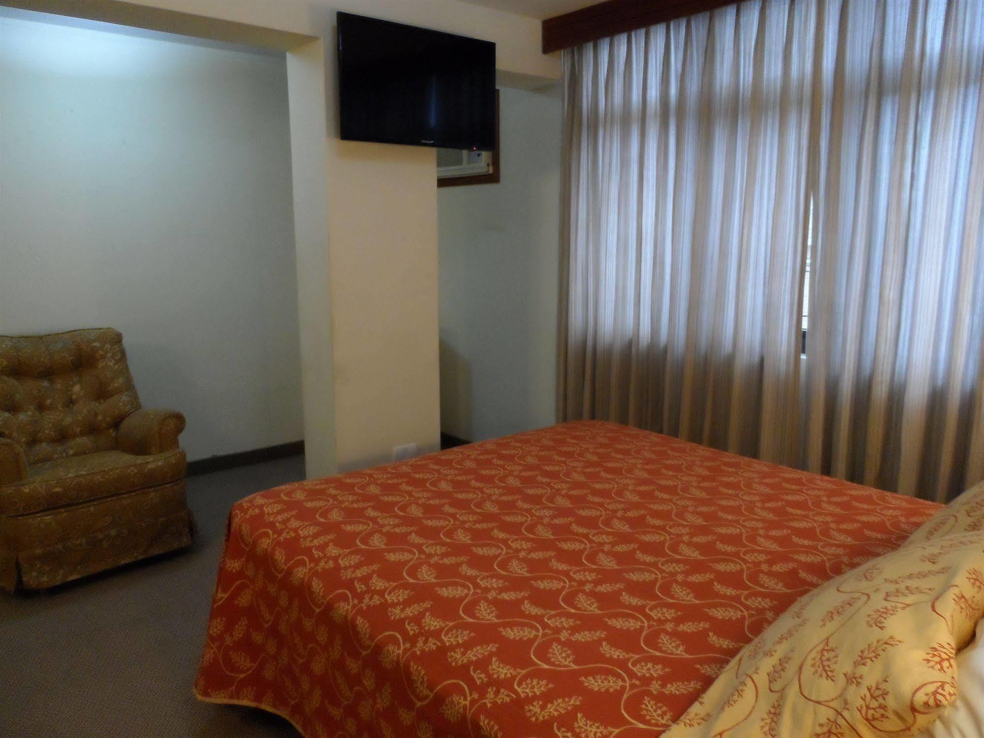 Intiotel Чиклайо Екстериор снимка